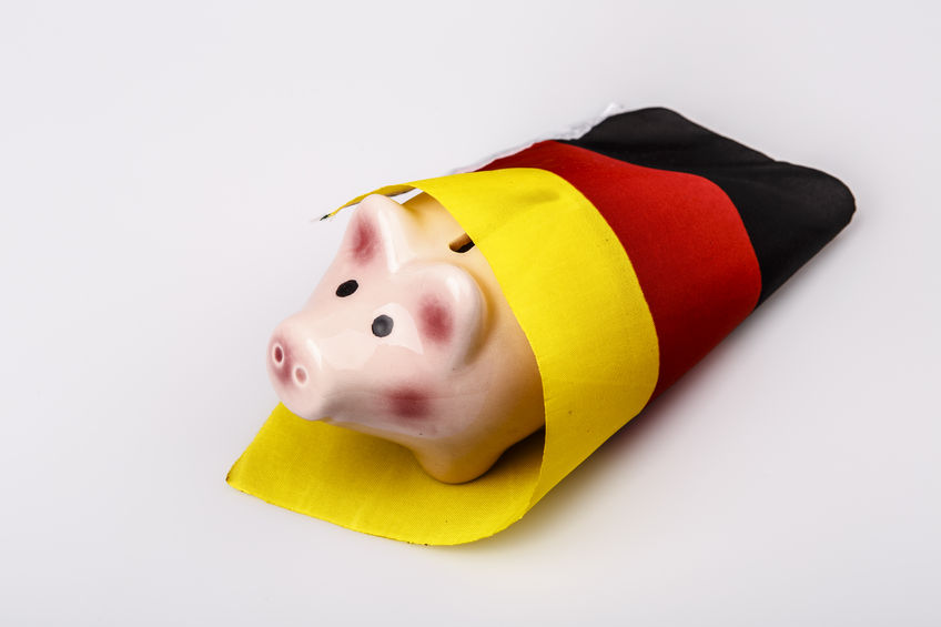 Sparschwein mit Deutschlandfahne